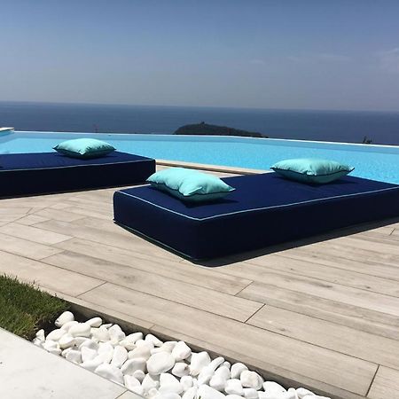 Luxury Villa Blue&Blanc Piscina A Sfioro Isola Diamante Exterior foto