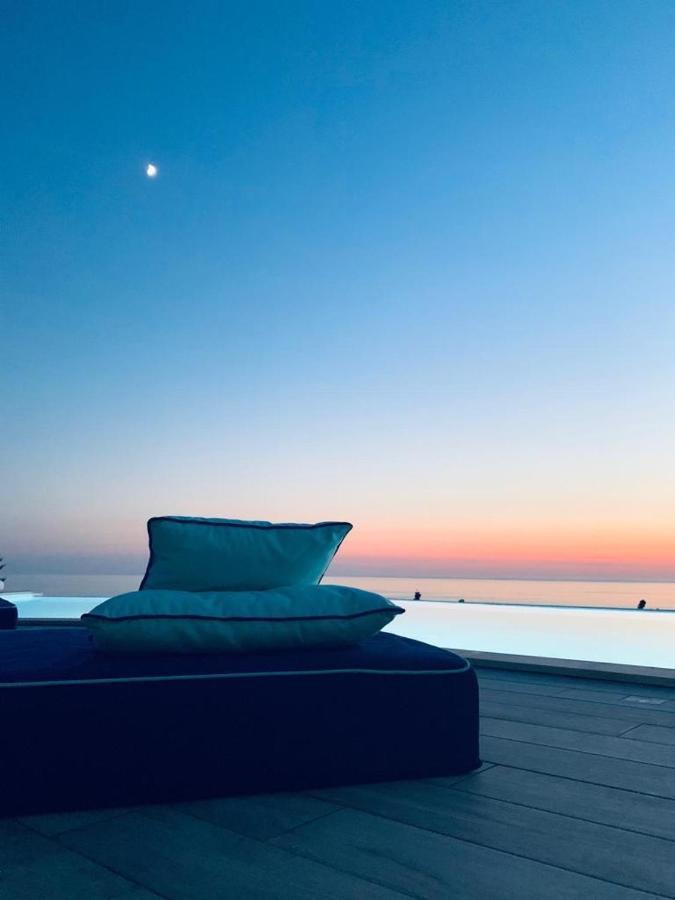 Luxury Villa Blue&Blanc Piscina A Sfioro Isola Diamante Exterior foto